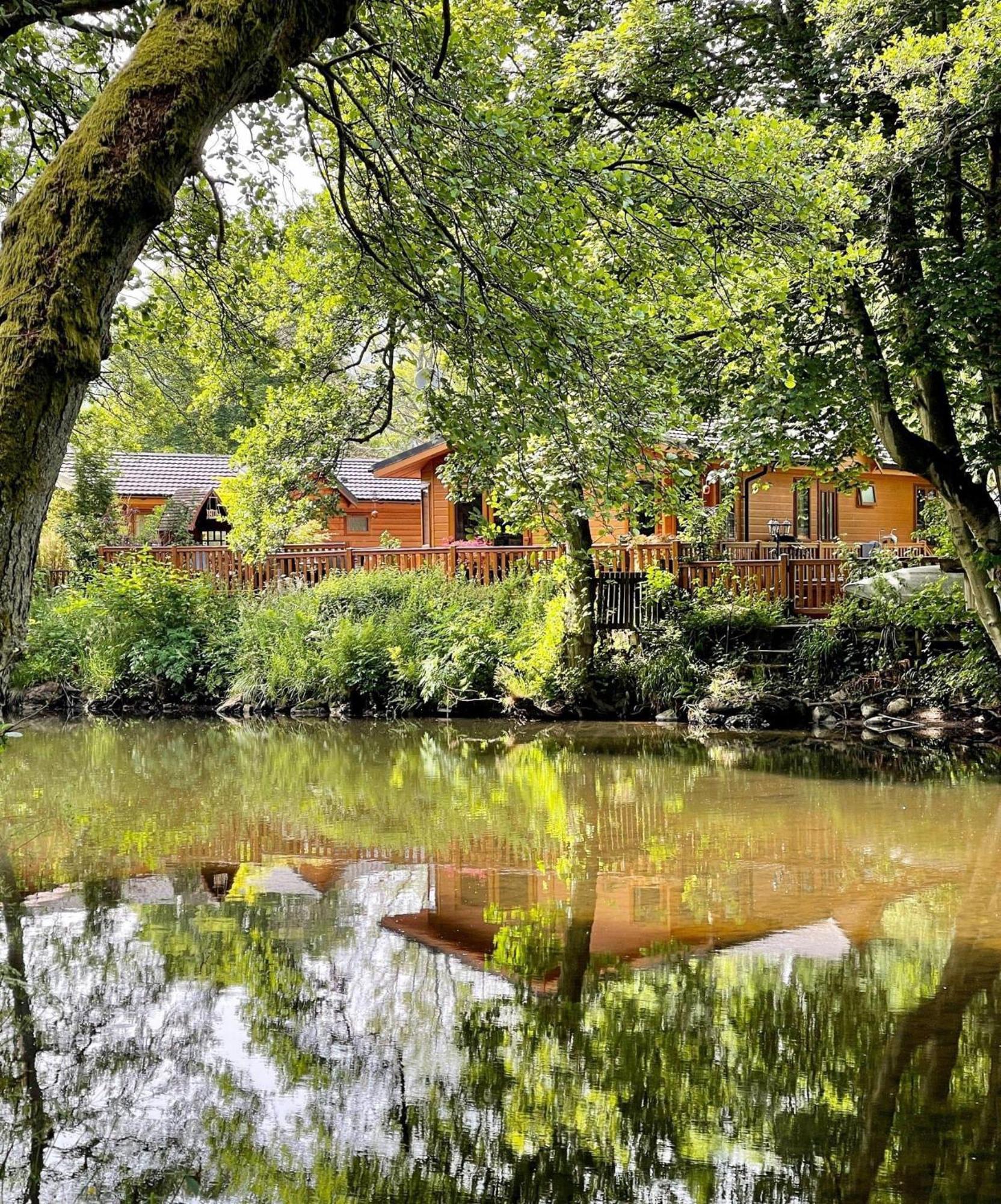 Riverbank Lodge Dollar Kültér fotó
