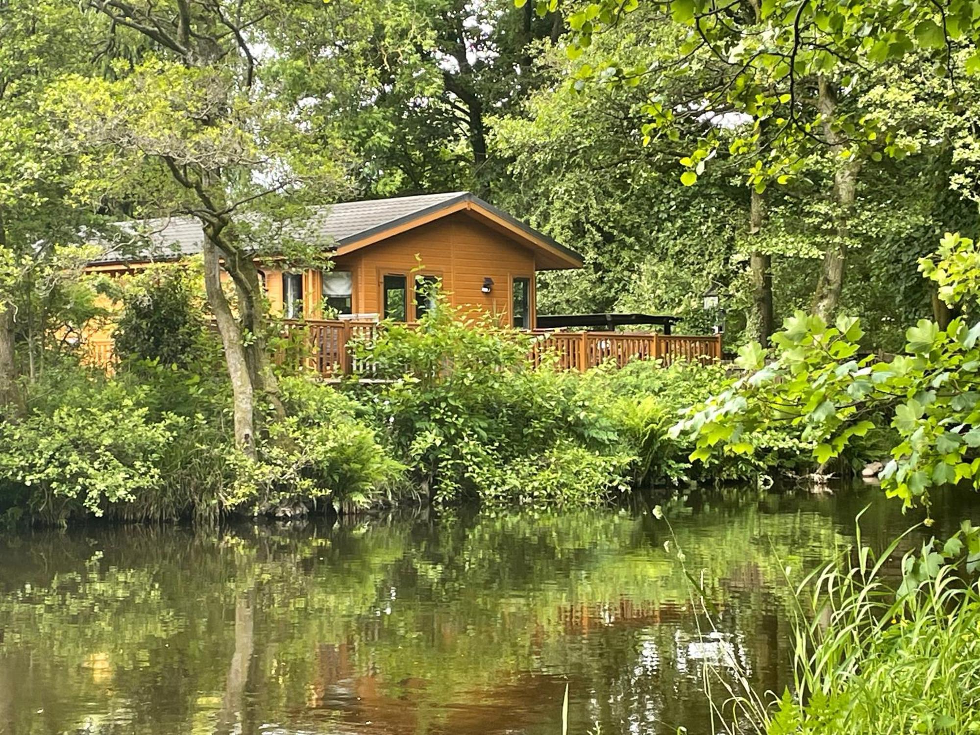 Riverbank Lodge Dollar Kültér fotó